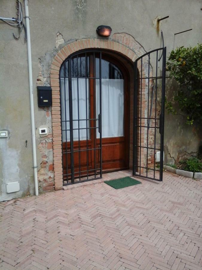 Casa Agostini Apartamento Lari Exterior foto