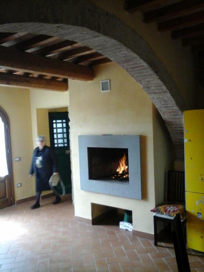 Casa Agostini Apartamento Lari Exterior foto