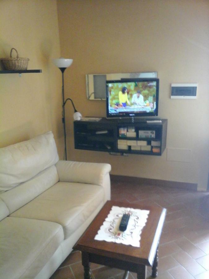 Casa Agostini Apartamento Lari Exterior foto